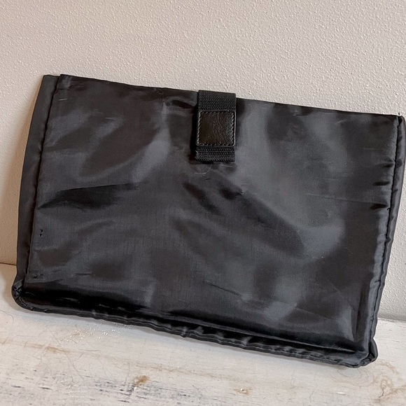 Wilson Leather Laptop Bag - Picture 5 of 9